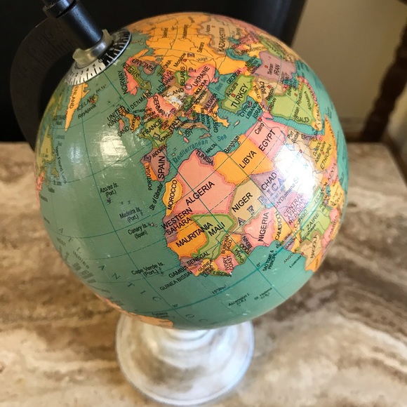Mini Globe - Picture 2 of 8